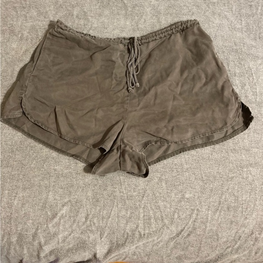 Silence + Noise olive green Shorts Relaxed Fit